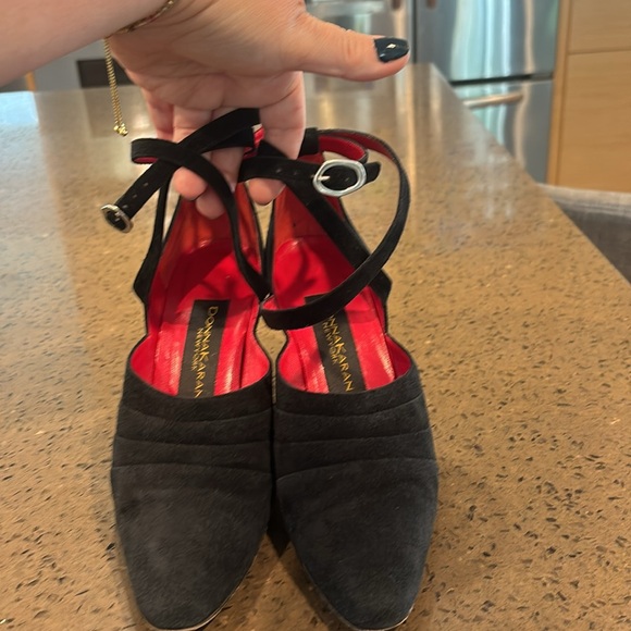 Donna Karan New York Black Suede High Heel Shoes. Size 6.5B - Picture 2 of 9